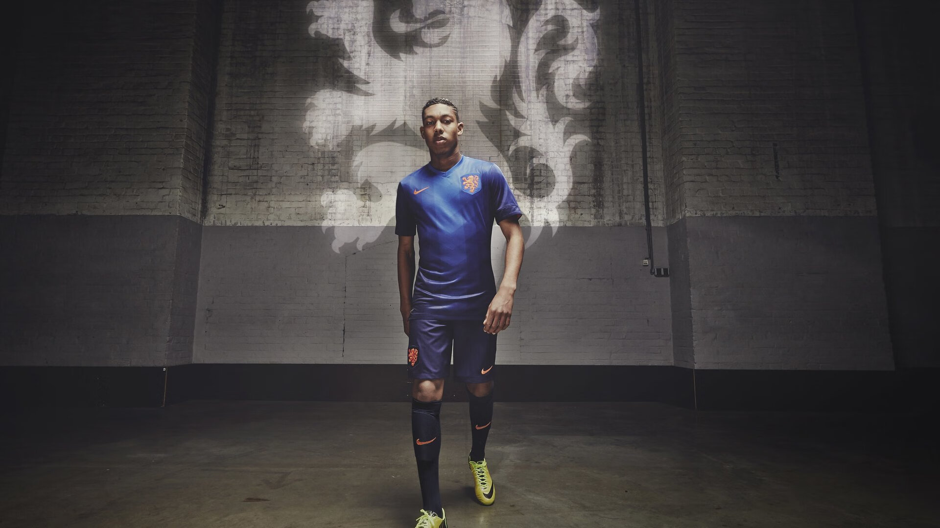 职业联赛推动AI战术建议系统辅助教练制定策略